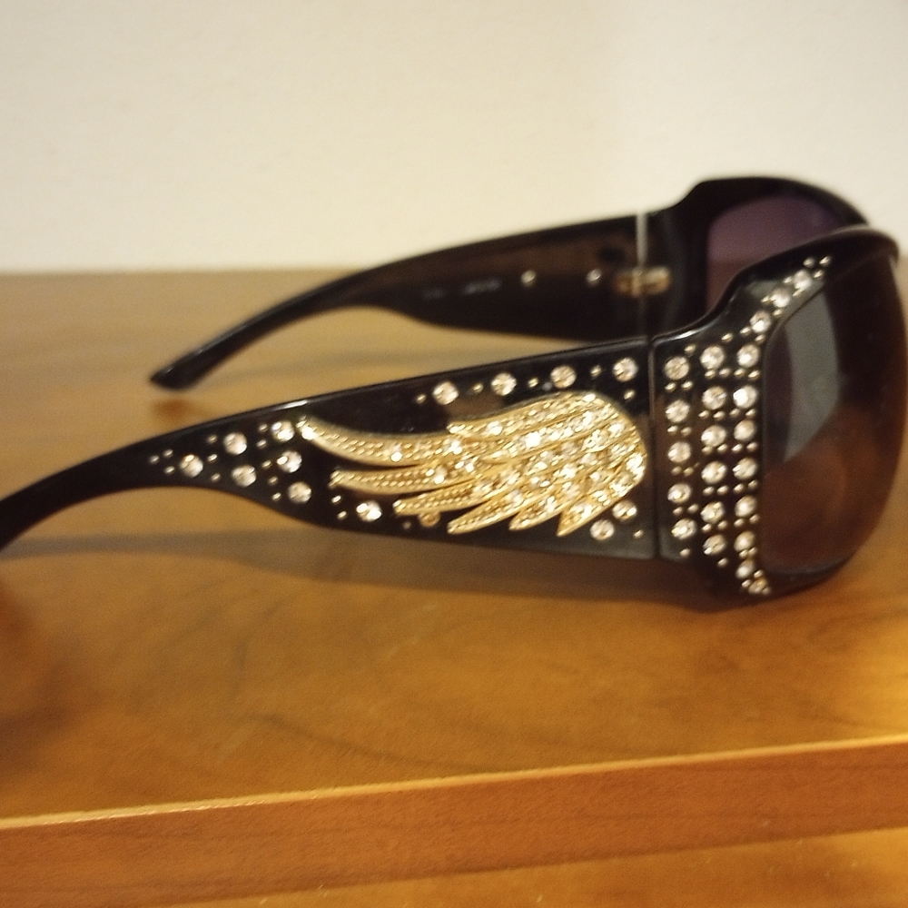 Angel wing sunglasses